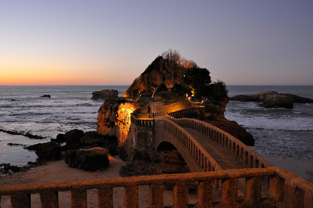 Wedding proposal, The rock of Basta - Biarritz, France