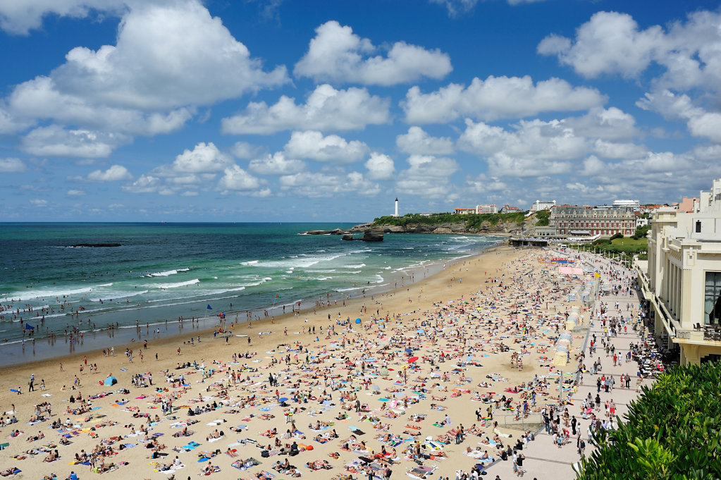 Where's Waldo - Grand Beach in Biarritz, France